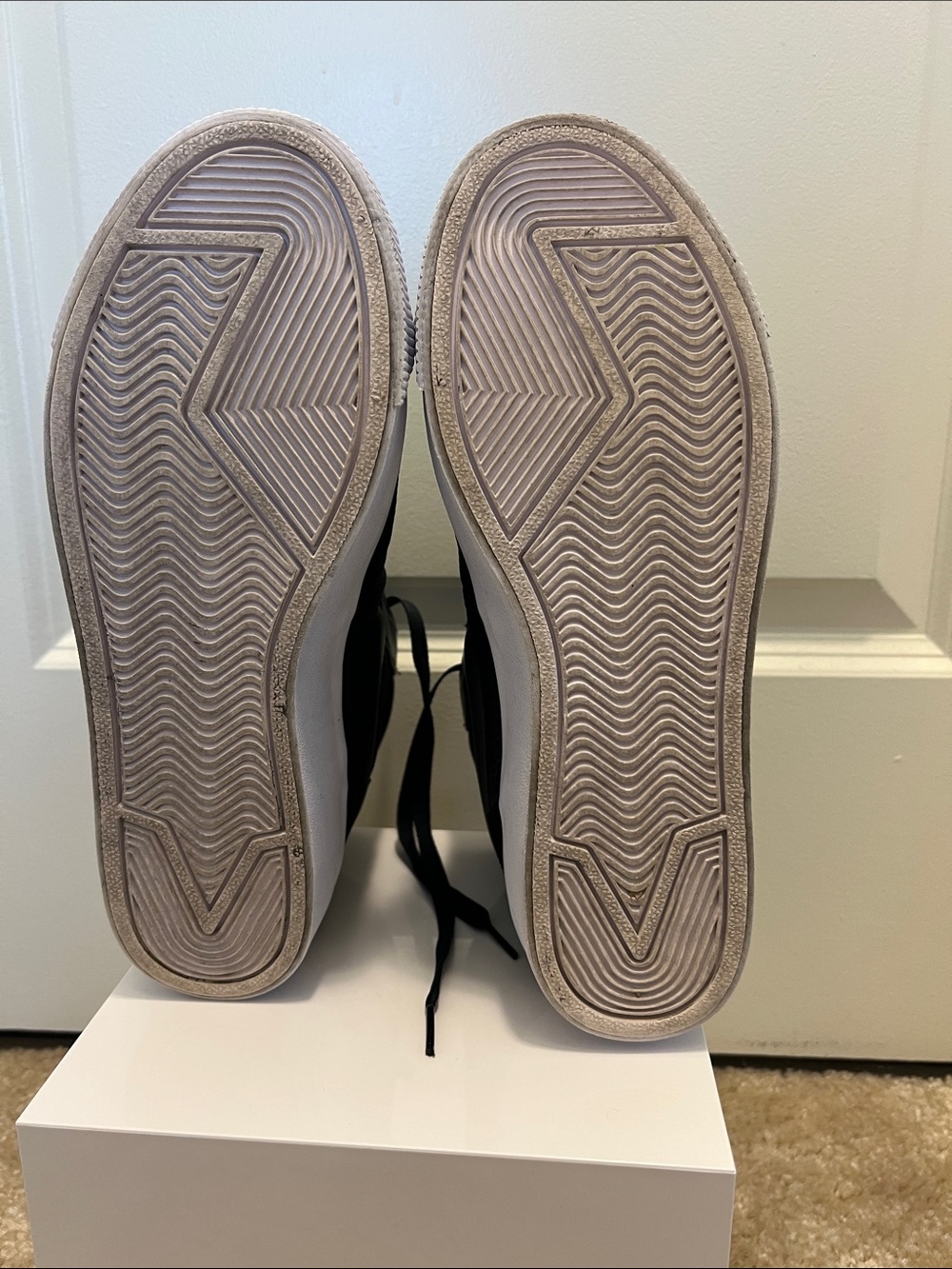 Nike Women’s High Top Sneaker with White Sole - Picture 7 of 7